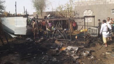 حريقان في مساكن نازحين بمأرب وإصابة أسرة كاملة مكونة من 8 أفراد