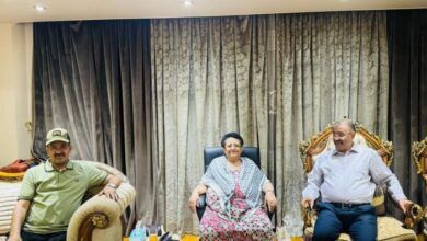 رئيس الكتلة البرلمانية للمكتب السياسي يطمئن على صحة المناضلة فائقة السيد