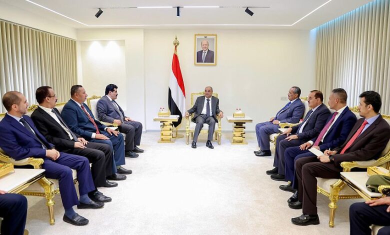 رئيس الوزراء يؤكد على توحيد الجهود بين القوى والمكونات السياسية والوطنية لتحقيق هدف استكمال استعادة الدولة