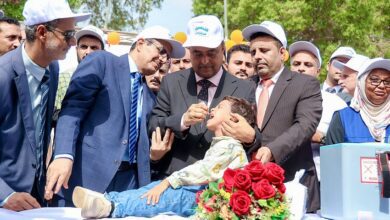 رئيس الوزراء يدشن الجولة الأولى من الحملة الوطنية الطارئة للتحصين ضد شلل الأطفال