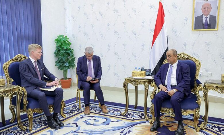 رئيس الوزراء يستقبل في العاصمة المؤقتة عدن المبعوث الاممي الى اليمن