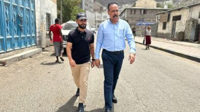 رئيس مجلس إدارة صندوق صيانة الطرق يتفقد عددًا من الشوارع الفرعية في مديرية صيرة بعدن