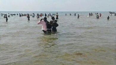 شبوة.. ضبط قارب يقل 150 مهاجرًا قادمين من القرن الإفريقي