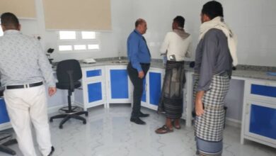 صحة المخا يستلم وحدتين صحتين من مؤسسة التواصل للتنمية