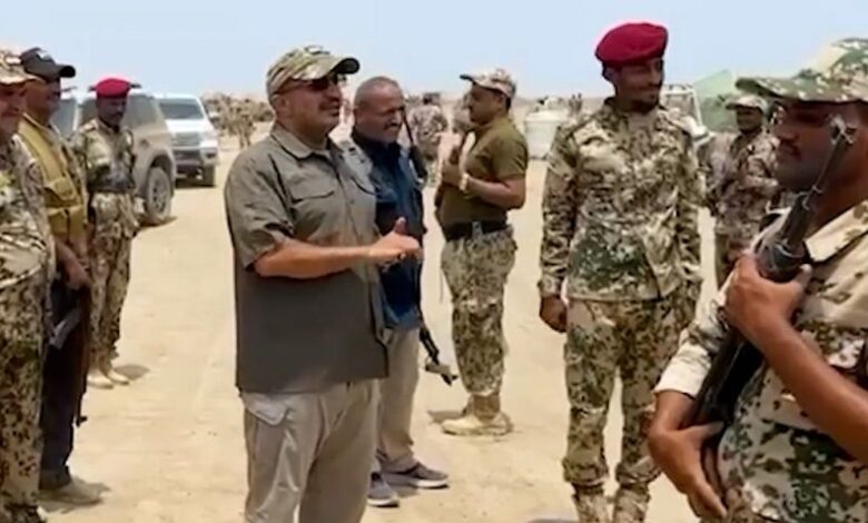 طارق صالح يتفقد تدريبات وحدات اللواء الثاني تهامة