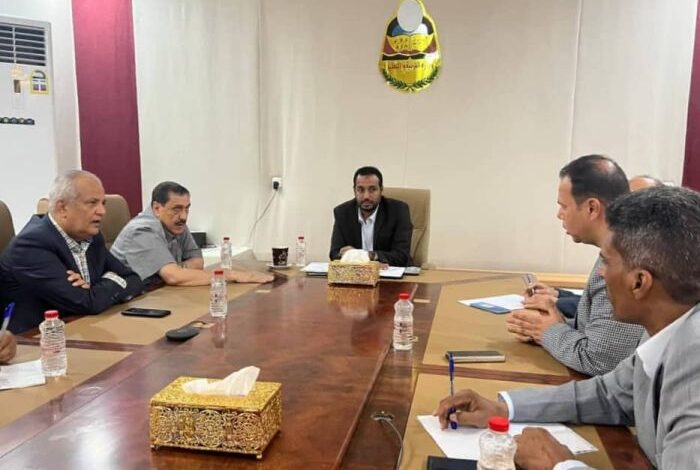 عدن.. العكبري والشعيبي يبحثان تعزيز التنسيق لضبط الظواهر السلبية وتأمين البيئة التعليمية
