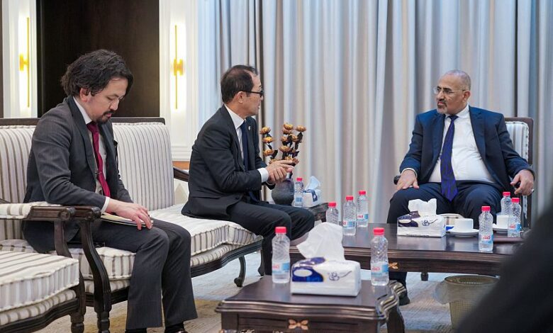 عضو مجلس القيادة اللواء الزُبيدي يناقش مع السفير الياباني سبل مضاعفة الدعم التنموي لليمن
