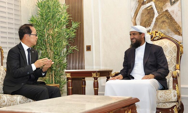 عضو مجلس القيادة المحرّمي يبحث مع السفير الياباني سبل تعزيز العلاقات الثنائية