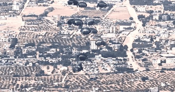 لليوم الثاني على التوالي.. الإمارات تُسقِط مساعدات إنسانية فوق غزة