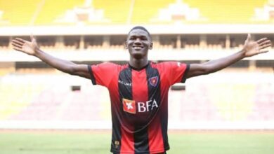 زيني سلفادور - لاعب آيك أثينا اليوناني