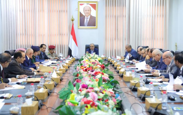 مجلس الوزراء يشيد باعتراض المقاومة الوطنية شحنة أسلحة إيرانية كانت في طريقها إلى الحوثي