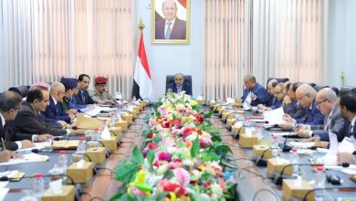 مجلس الوزراء يناقش مستجدات الأوضاع الاقتصادية والخدمية والخطط المنسقة مع البنك المركزي لمواجهة تراجع العملة