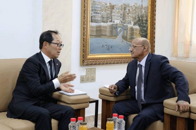 محافظ البنك المركزي يبحث مع السفير الياباني تطورات الأوضاع المالية والاقتصادية