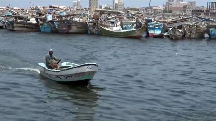 مدير إعلام الحديدة: الحوثيون يجبرون الصيادين على الإبحار في مناطق خطرة لصالح أنشطتهم المشبوهة.. ونحمّل "أونمها" المسؤولية