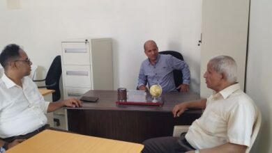 مدير عام ذو باب المندب يتفقد مشاريع تنموية برفقة لجنة من المحافظة