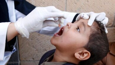 مكتب الصحة بمأرب يعلن نجاح حملة التحصين ضد شلل الأطفال بالمحافظة بنسبة 105بالمائة