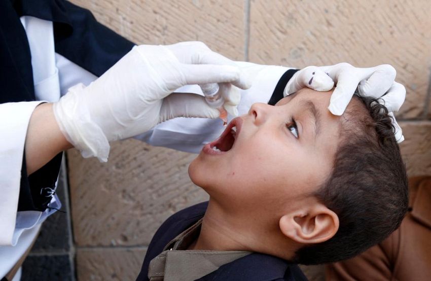 مكتب الصحة بمأرب يعلن نجاح حملة التحصين ضد شلل الأطفال بالمحافظة بنسبة 105بالمائة