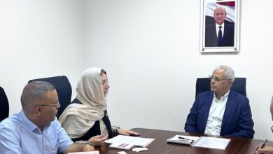 نائب وزير الخارجية يشيد بالدور الإنساني للاتحاد الدولي للصليب الاحمر في اليمن