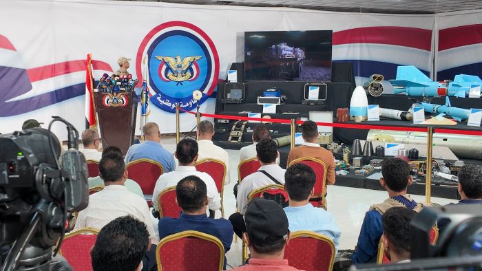 ناطق المقاومة الوطنية: إيران تخطط لتزويد الحوثيين بأسلحة بيولوجية والشحنة المضبوطة تضمنت تقنيات إسرائيلية للتجسس