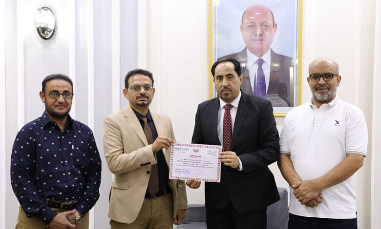 وزارة الشباب والرياضة تمنح نادي النصر حريب الاعتراف النهائي