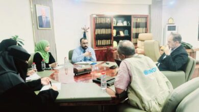 وزير الأشغال يبحث مع ممثل الـ (UNOPS) سير تنفيذ مشاريع الطرق في عدد من المحافظات