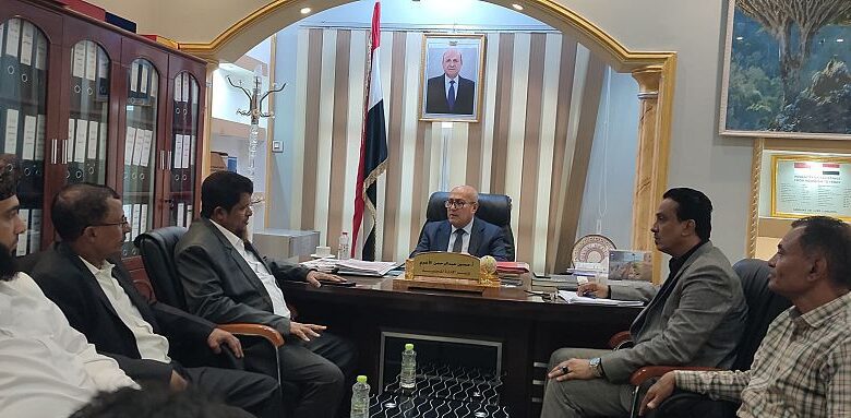 وزير الإدارة المحلية يناقش اوضاع احتياجات محافظة المهرة