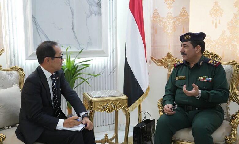 وزير الداخلية يبحث مع السفير الياباني تعزيز التعاون المشترك ودعم القطاع الأمني