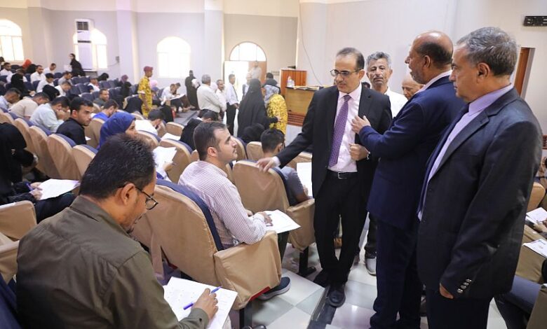 وزير الصحة يدشن امتحانات الكفاءة المهنية للكوادر الصحية في المراكز الامتحانية بالداخل والخارج
