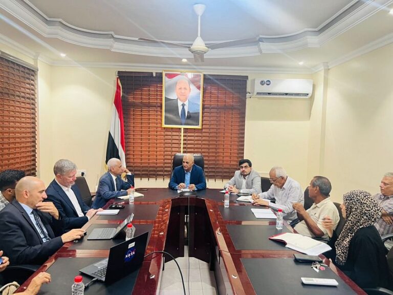 وزير المياه والبيئة يبحث مع وفد البنك الدولي مشاريع تعزيز قدرات قطاع المياه في اليمن