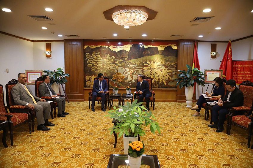وكيل وزارة الخارجية يبحث مع غرفة التجارة والصناعة الفيتنامية تعزيز الشراكة الاقتصادية