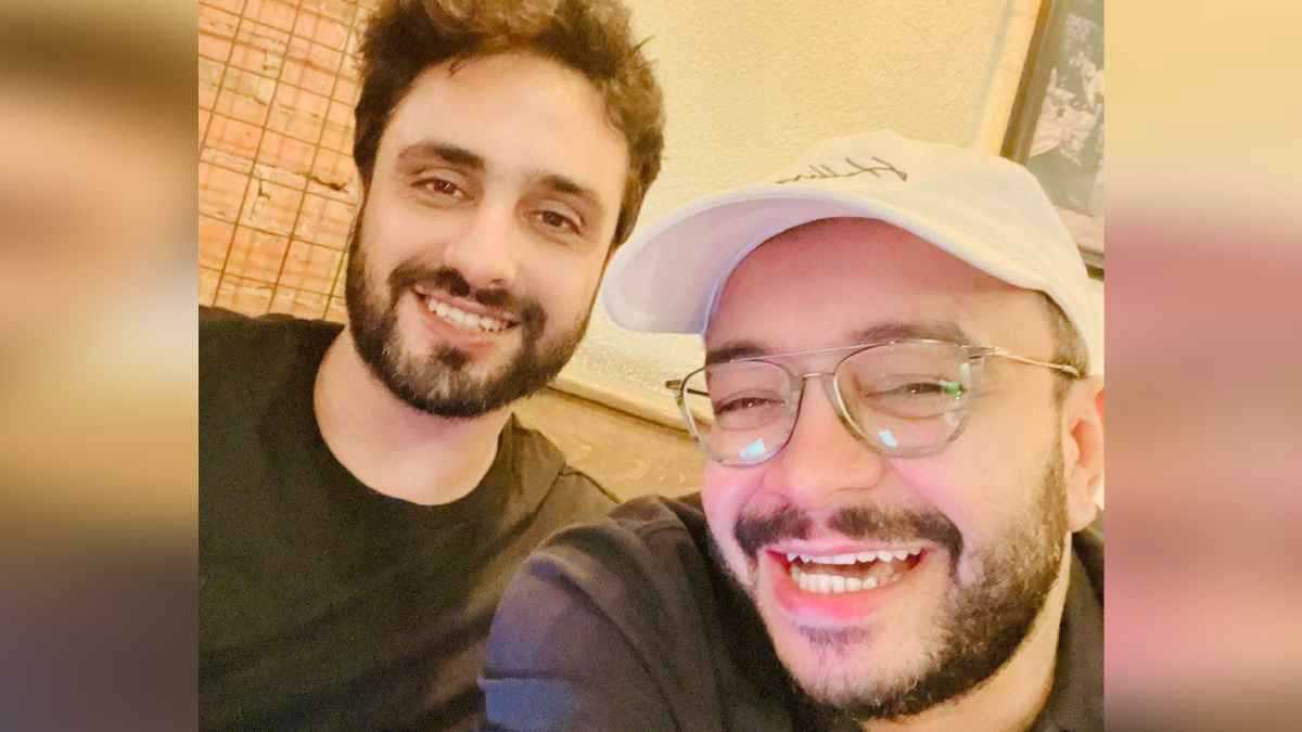 دفعت السكان للنزوح.. حرائق هائلة بريف حماة السورية (فيديو)