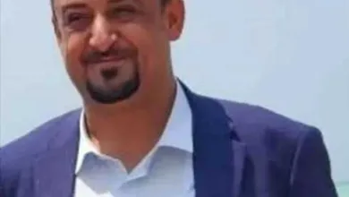 اخبار-اليمن-الان-|-احتجاز-نائب-مدير-موانئ-الحديدة-مع-أسرته-في-نقطة-عسكرية-بتعز-رغم-توجيهات-بالسماح-بمروره