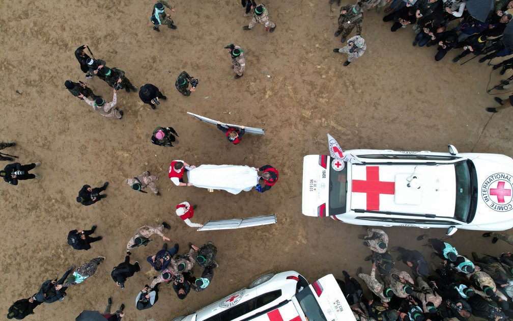 مصر تدعو للضغط على إسرائيل للقبول بالصفقة وتؤكد "ان الكرة في ملعب إسرائيل "