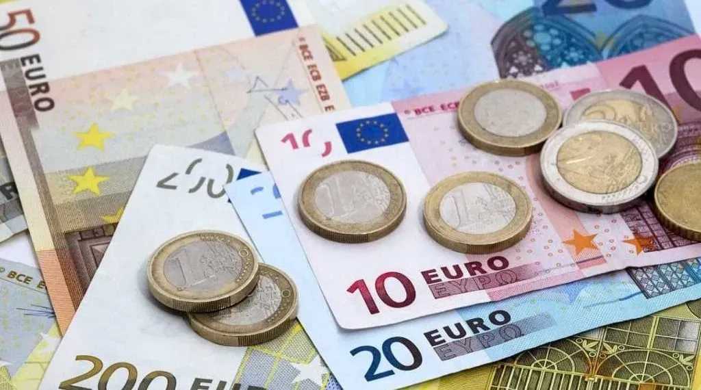 أسعار-اليورو-مقابل-الجنيه-المصري-الآن-في-مصر-وأوروبا-بتاريخ-الأحد-10-–-8-2025