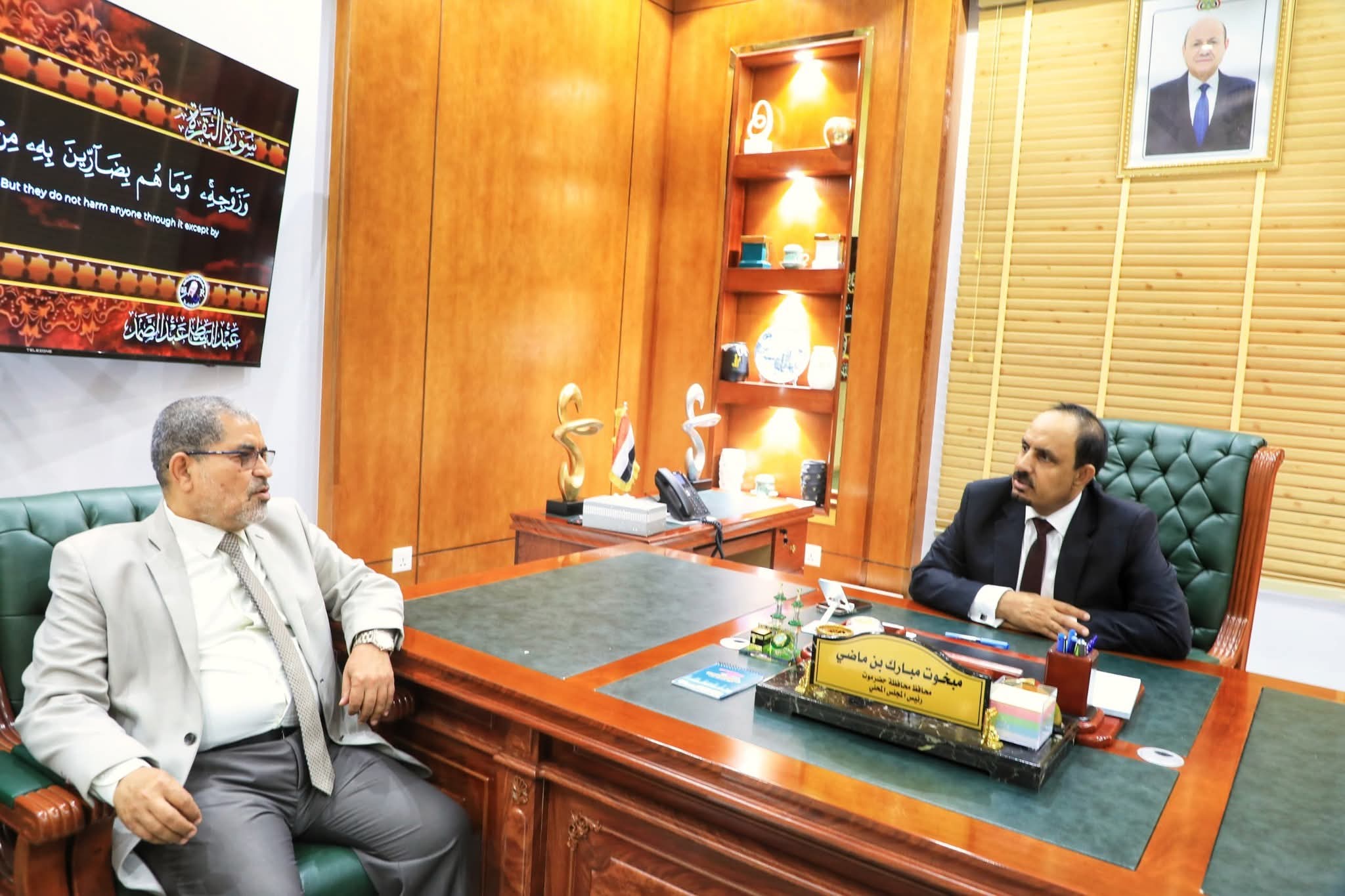 اخبار-حضرموت-|-المحافظ-بن-ماضي-يطلع-على-استعدادات-جامعة-#حضرموت-للعام-#الجامعي-الجديد