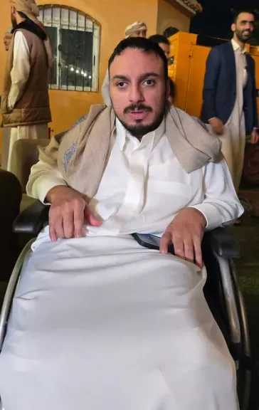 اخبار-اليمن-الان-|-الذي-ألهم-والده-إنشاء-صندوق-للمعاقين.-شاهد-”ريدان-علي-عبد-الله-صالح”-في-ظهوره-الأول-بحفل-زفاف-شقيقه