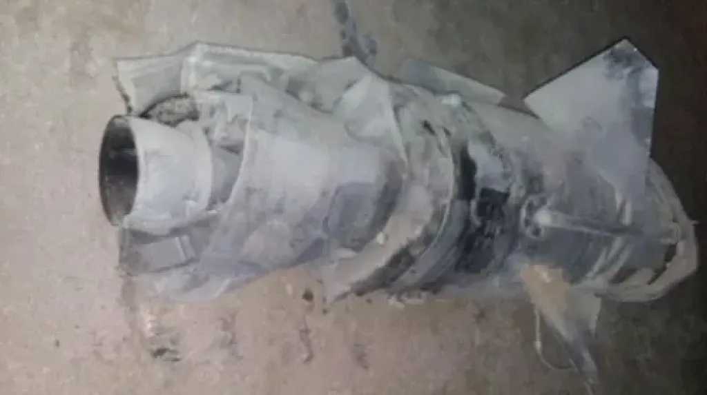 اخبار-اليمن-الان-|-بانفجار-خمس-عبوات.-نجاة-مسؤولين-حكوميين-من-محاولة-اغتيال-في-طريق-مارب-الوديعة