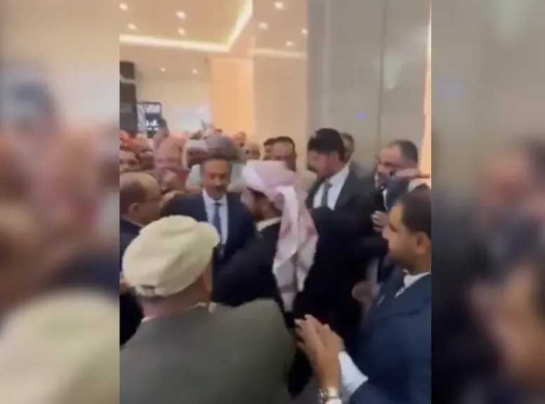 اخبار-اليمن-الان-|-أحمد-علي-عبدالله-صالح-يلفت-الأنظار-في-زفاف-شقيقه-صخر-بالقاهرة.-شاهد-ماذا-فعل؟