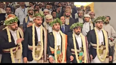 اخبار-اليمن-الان-|-شاهد.-عرسان-آل-عفاش-يتألقون-بالزي-اليمني-التقليدي-في-حفل-زفاف-يعكس-الهوية-والتراث