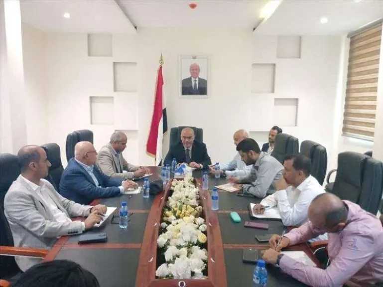 اخبار-اليمن-الان-|-وزير-التخطيط-والاتصالات-يترأس-اجتماعاً-موسعاً-في-عدن-لدفع-عجلة-تطوير-قطاع-الاتصالات-وتعزيز-الشفافية-المالية