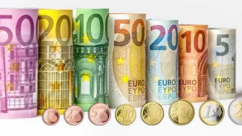تحديث-أسعار-اليورو-مقابل-الجنيه-المصري-اليوم-الثلاثاء-12-–-8-2025-في-مصر-وأوروبا