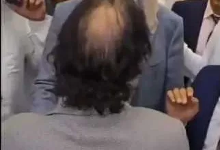 اخبار-اليمن-الان-|-شاهد.-طرد-ناشط-موالي-للانتقالي-من-حفل-زفاف-أبناء-الرئيس-الراحل-علي-عبدالله-صالح