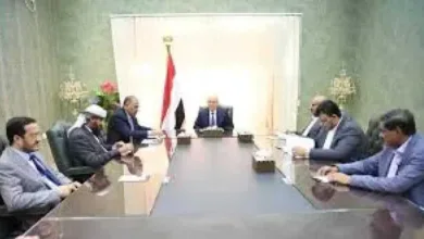 اخبار-اليمن-الان-|-”هل-تُريد-السفر-أو-راتبك؟-هذا-هو-الثمن!-تفاصيل-قرار-يربك-اليمنيين-ويُجبر-الرئاسي-على-التدخل”