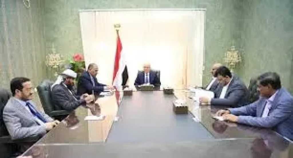 اخبار-اليمن-الان-|-”هل-تُريد-السفر-أو-راتبك؟-هذا-هو-الثمن!-تفاصيل-قرار-يربك-اليمنيين-ويُجبر-الرئاسي-على-التدخل”