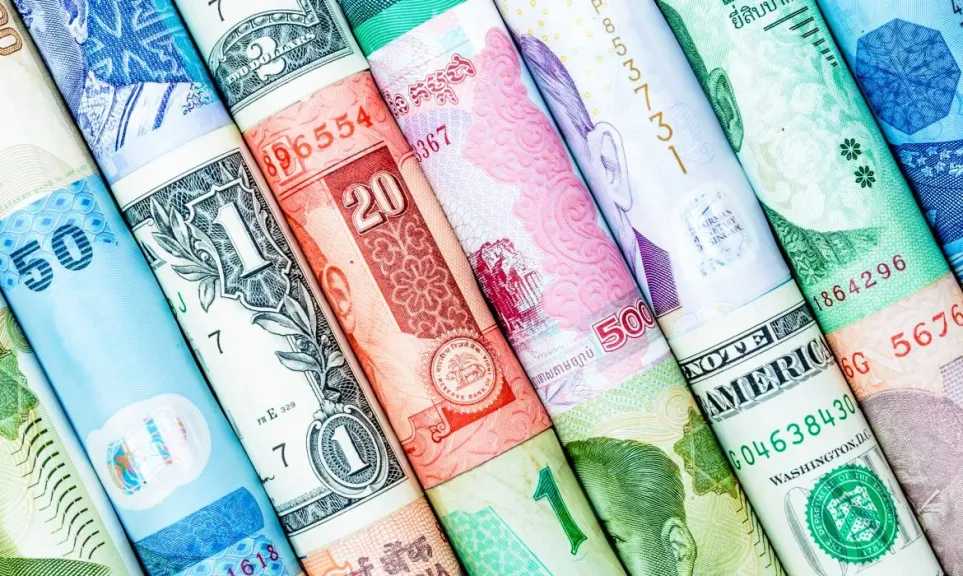 بعد-الانهيار-ما-مصير-أسعار-العملات-العربية-والأجنبية-مقابل-الجنيه-المصري-اليوم-الأربعاء-13-–-8-2025