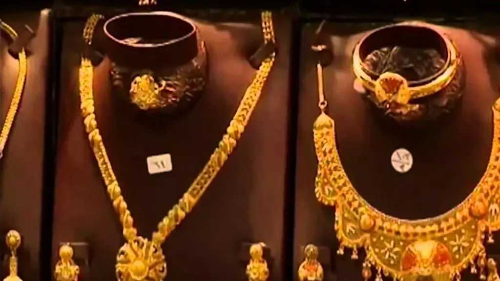 أرقام-صادمة.-تعرف-على-أسعار-الذهب-الآن-في-إيران-بتاريخ-الأربعاء-13-–-8-2025