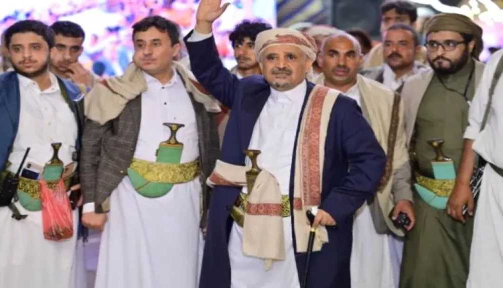 اخبار-اليمن-الان-|-إهانة-لحاشد-وكل-قبائل-اليمن.-كيف-علق-اليمنيون-على-استعراض-الحوثي-أمام-منزل-الشيخ-الأحمر-بصنعاء؟