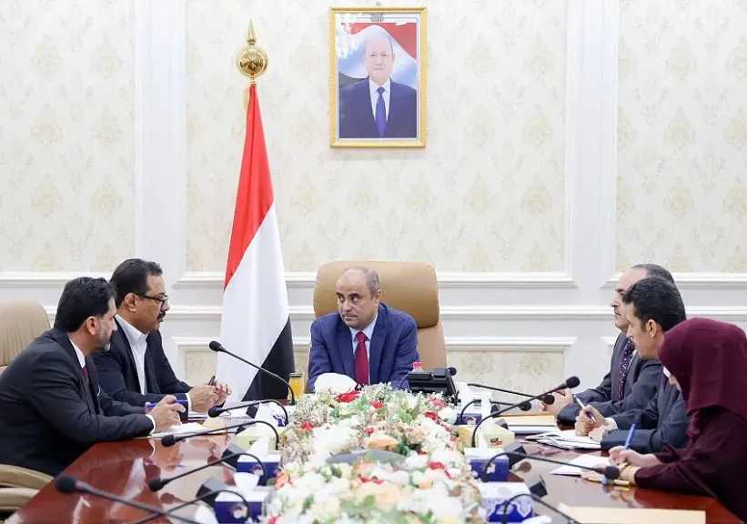 اخبار-اليمن-الان-|-البشائر-تتوالى.-رئيس-الوزراء-يلزم-شركة-الغاز-بخفض-الأسعار-مع-تحسن-سعر-الصرف