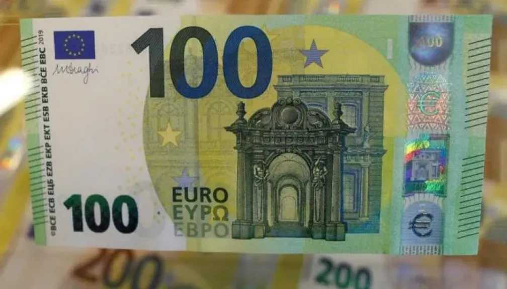أسعار-صرف-اليورو-مقابل-الجنيه-المصري-اليوم-الجمعة-15-–-8-2025-في-مصر-وأوروبا