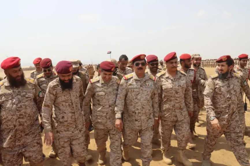 اخبار-اليمن-الان-|-وزير-الدفاع-يزور-معقل-عبدالملك-الحوثي-والجيش-يتعهد-بتحرير-صنعاء-”شاهد”
